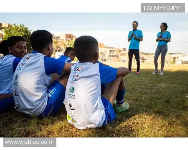 定格绿茵风采展现足球球星独特魅力瞬间摄影记录 定格绿茵风采展现足球球星独特魅力瞬间摄影记录