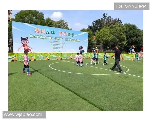 萌趣足球球星小玩偶 收藏展示与热血绿茵激情结合 萌趣足球球星小玩偶 收藏展示与热血绿茵激情结合